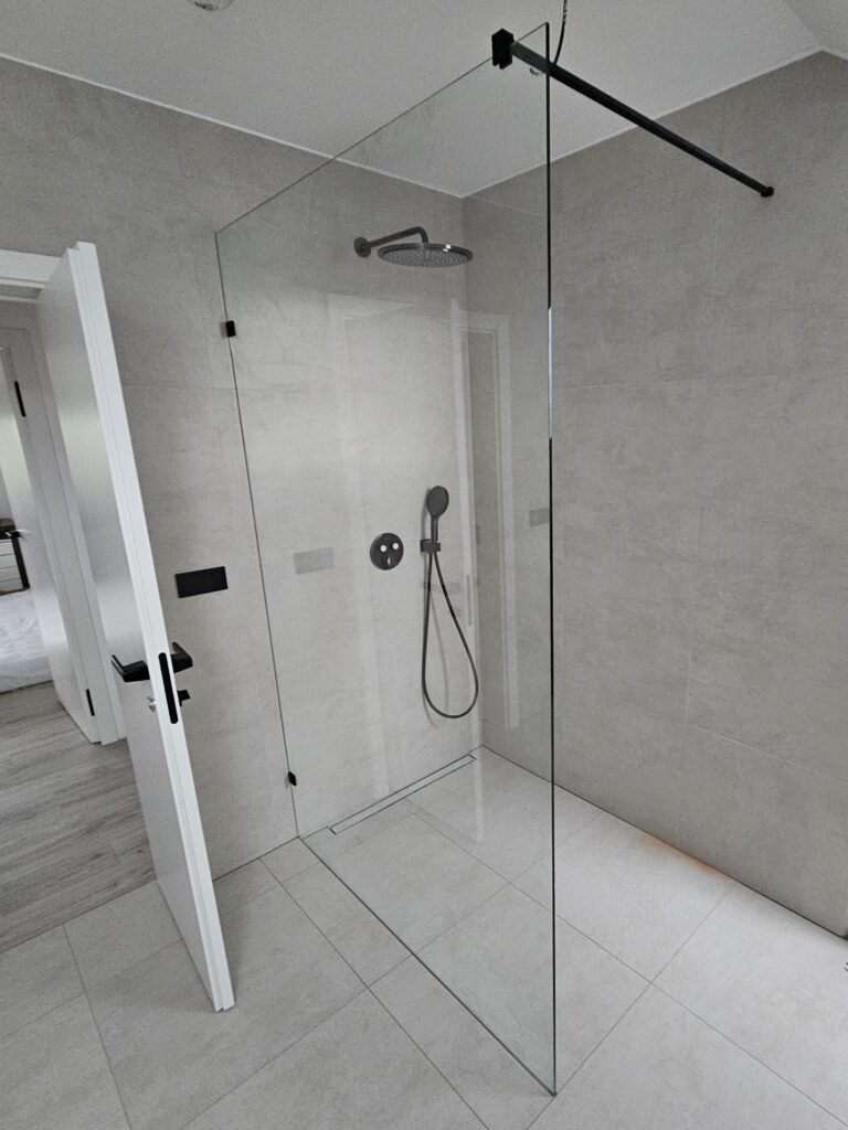 sprchová zástěna